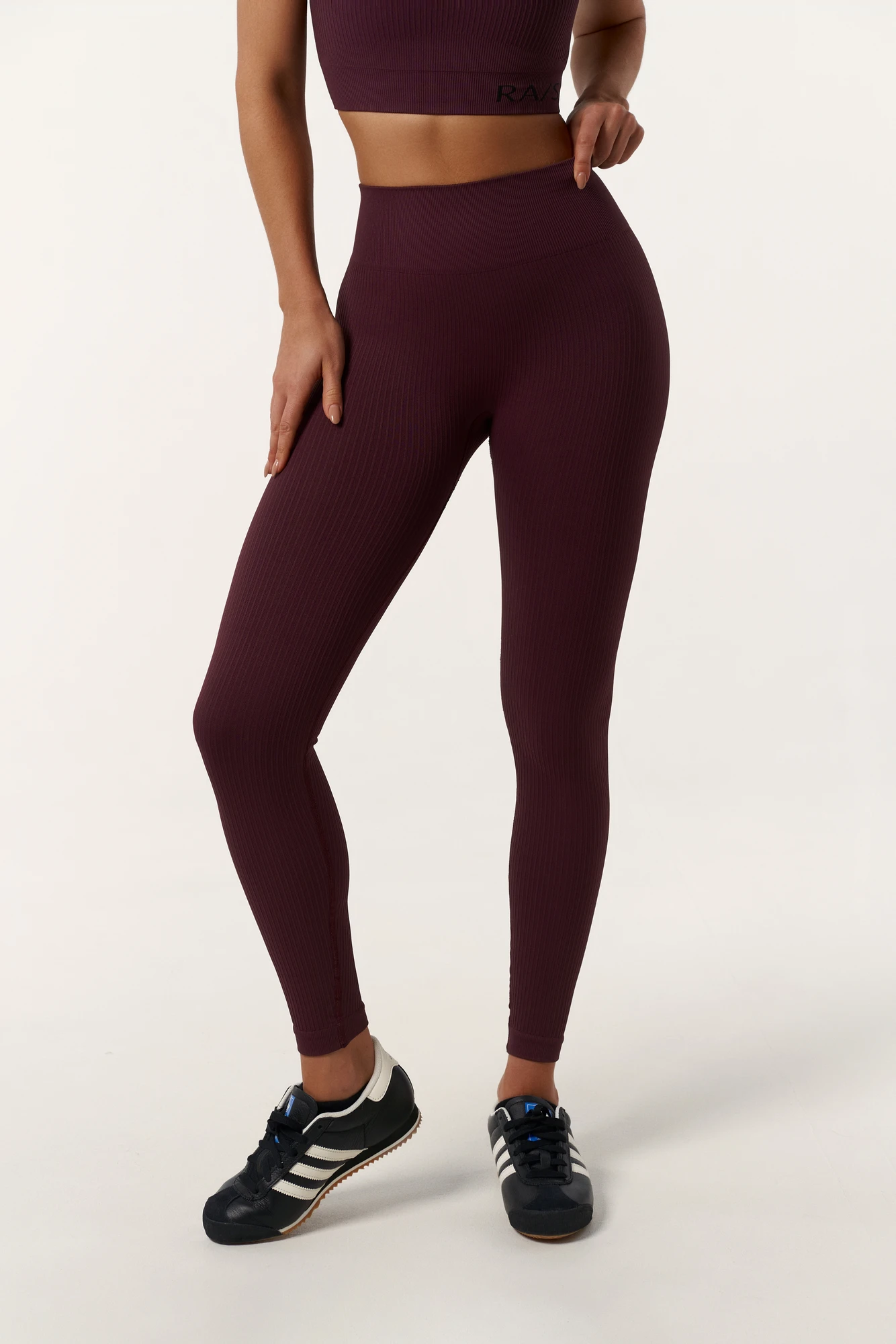 Леггинсы в рубчик