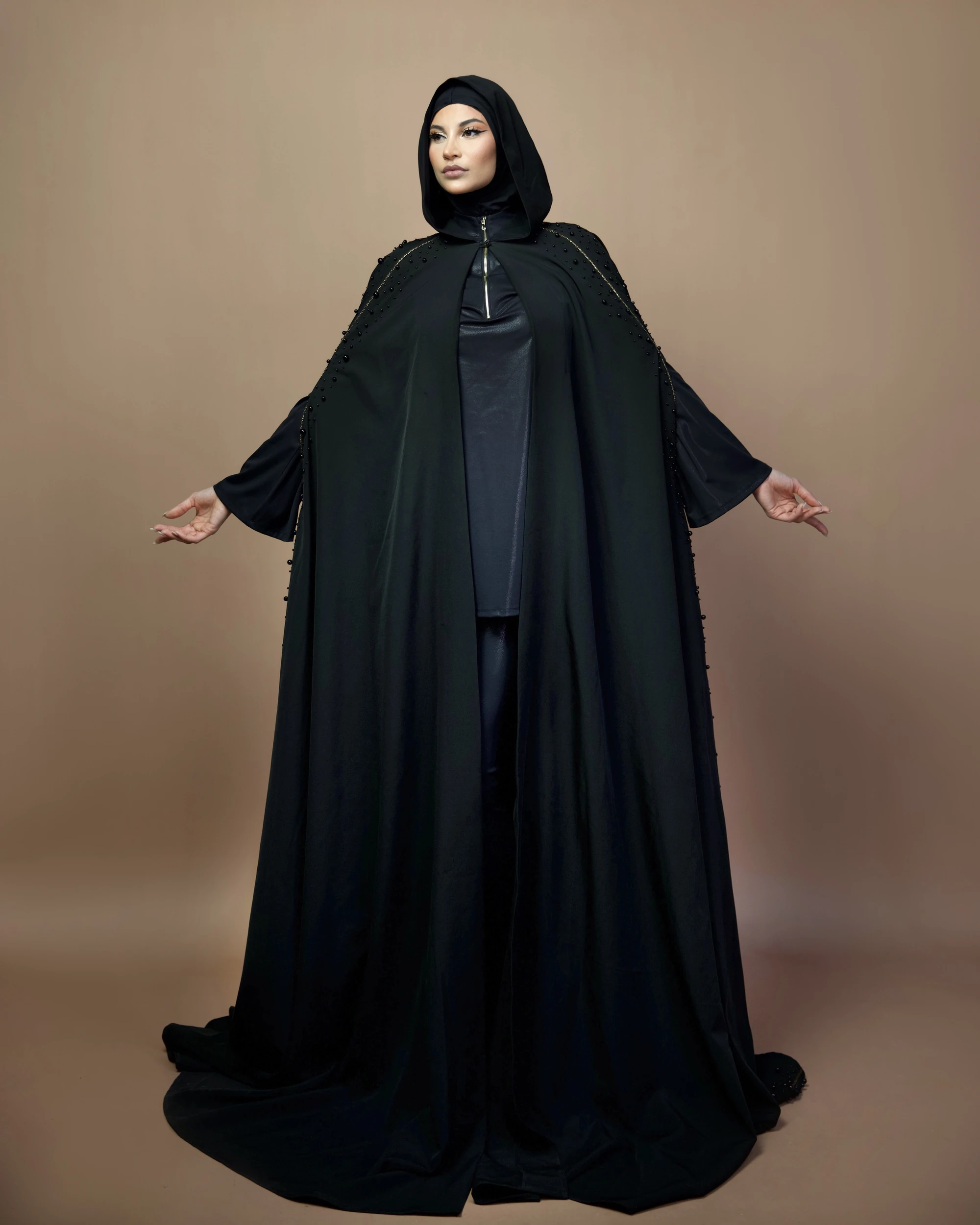 Абайя Барс с золотыми нитями