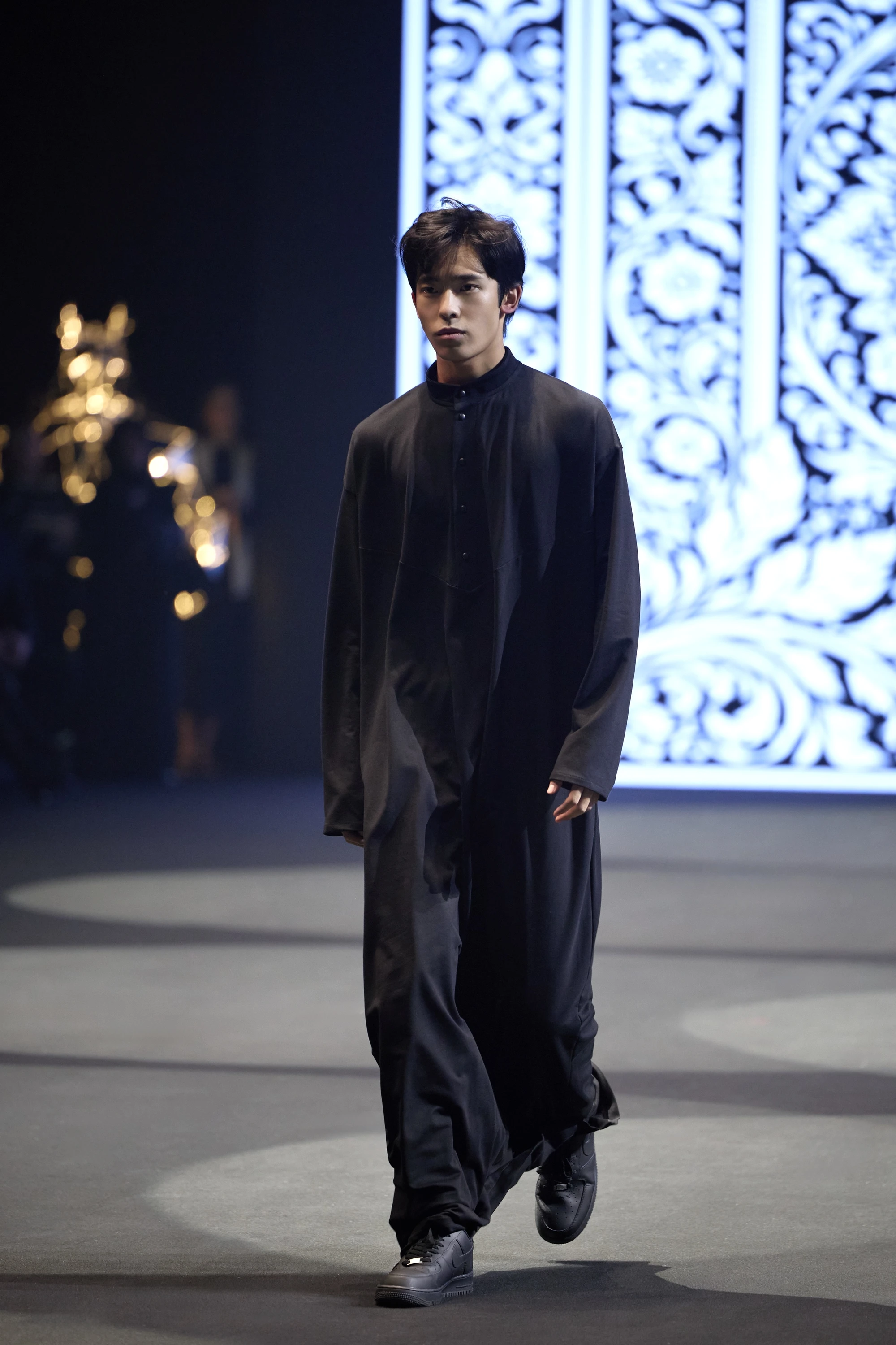 Камис (черный) 