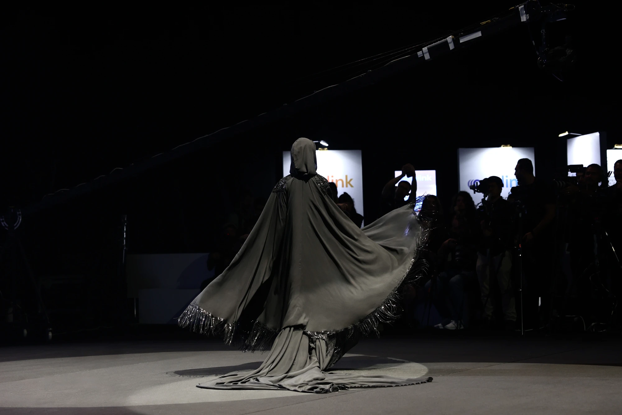 Абайя с бахромой