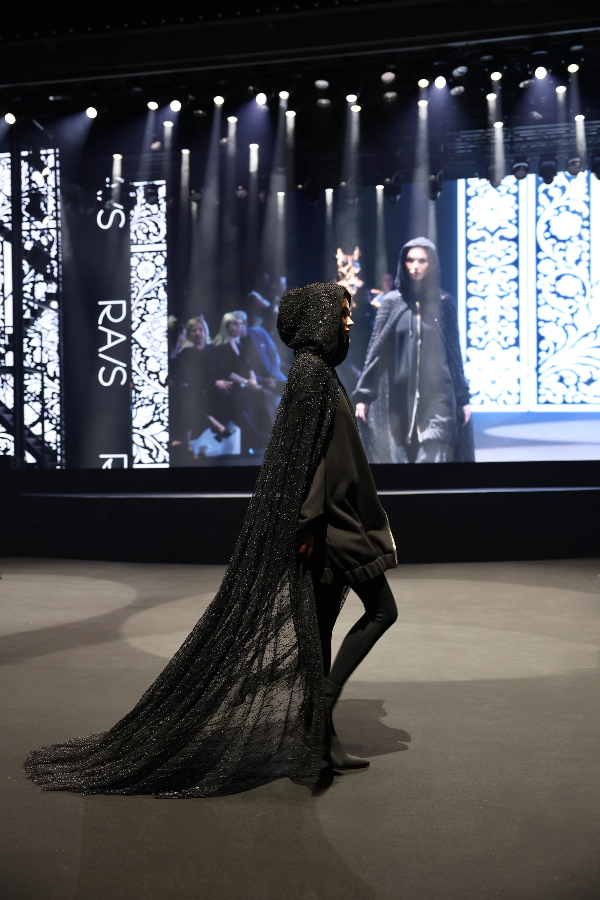 Абайя "россыпь бусин"