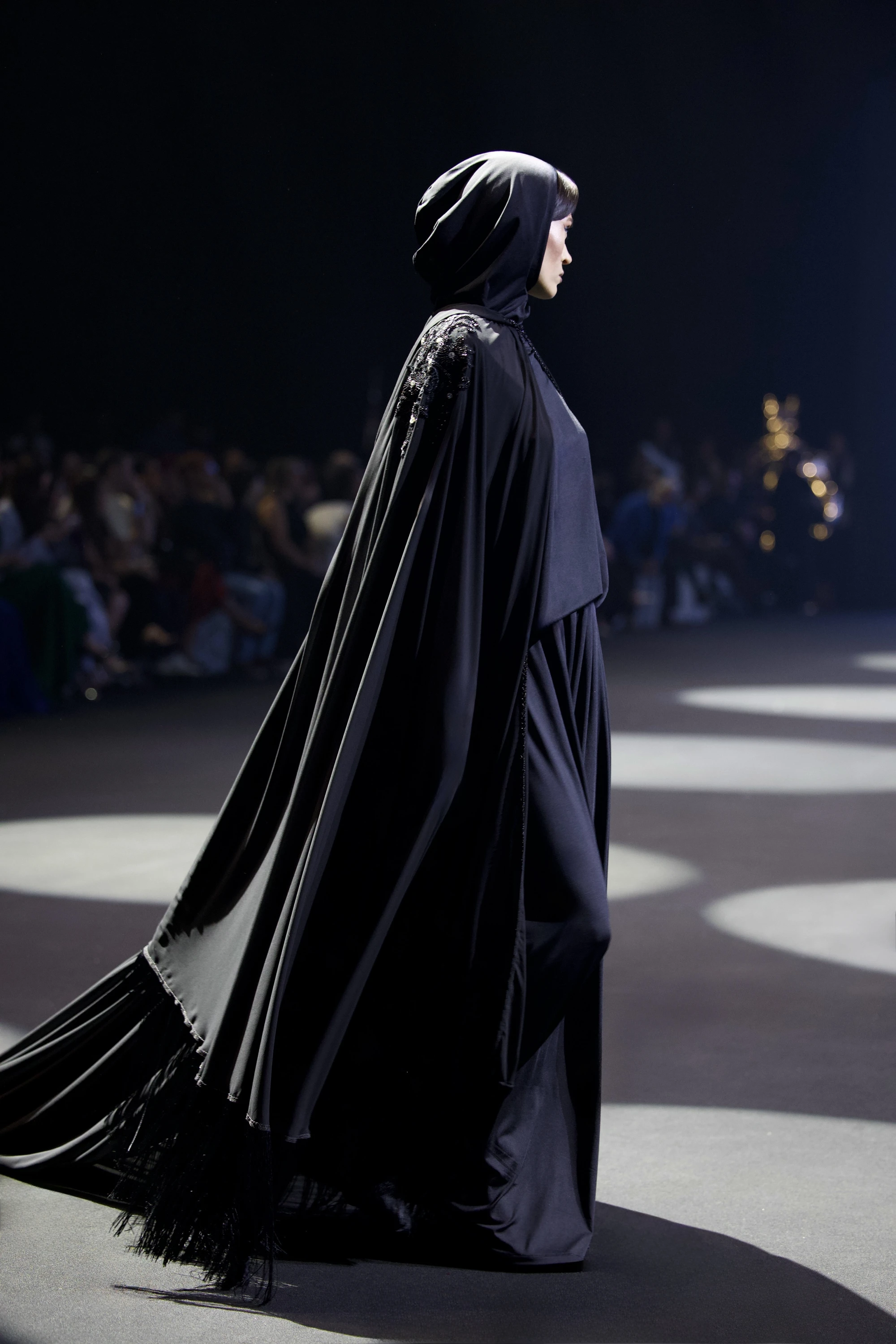 Абайя с бахромой