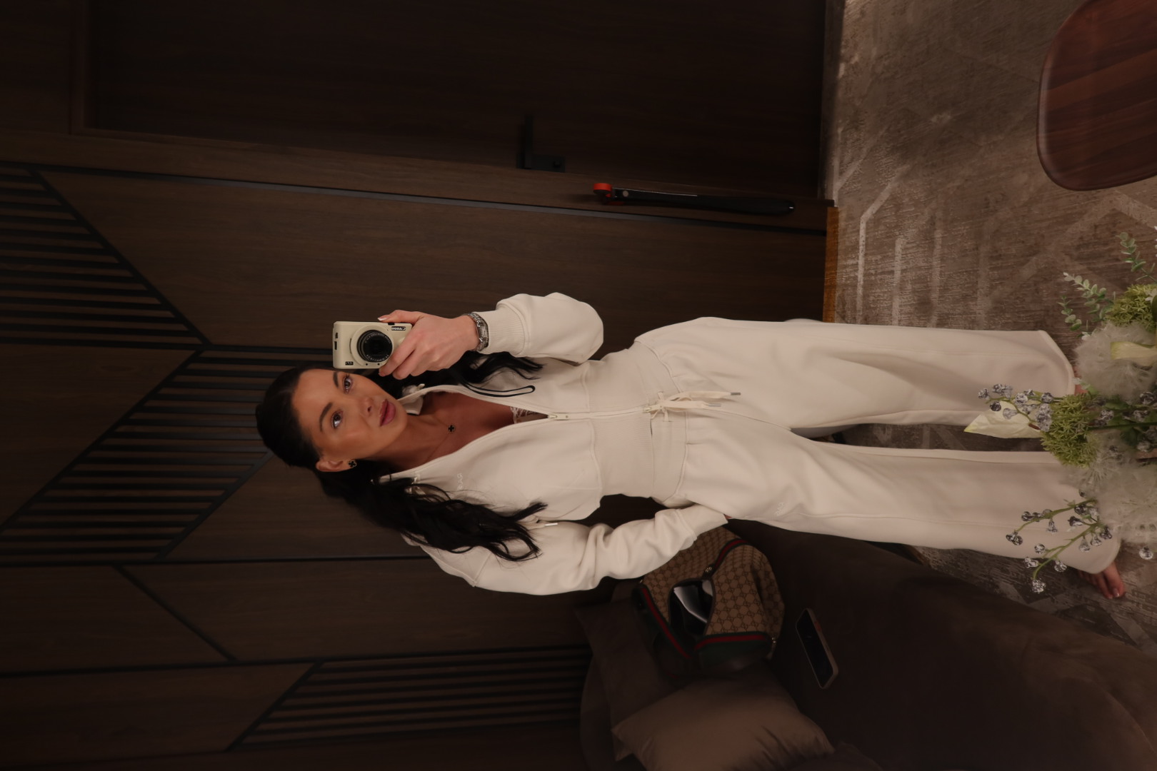 Костюм кроп-худи и джоггеры R-CASUAL