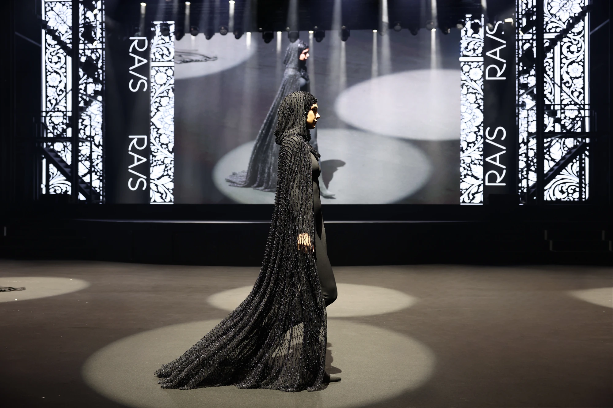 Абайя "россыпь бусин"