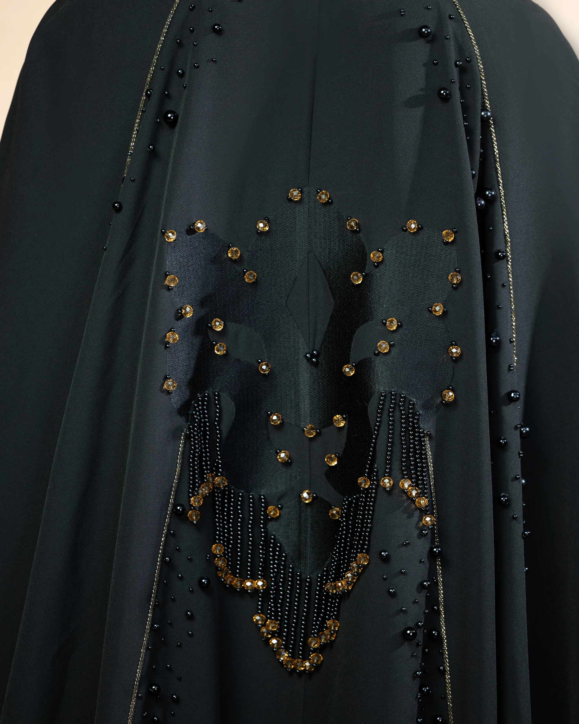 Абайя Барс с золотыми нитями