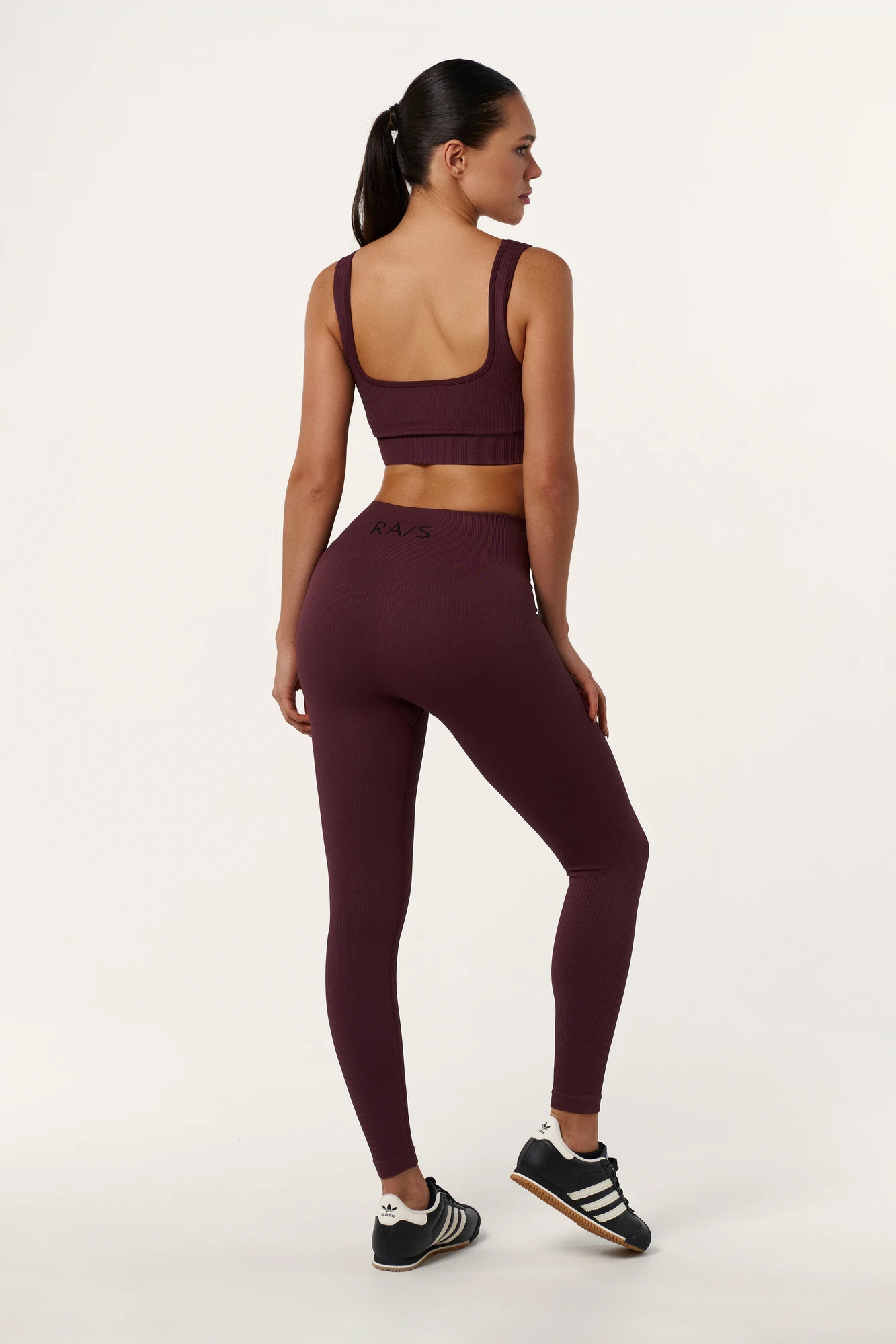 Леггинсы в рубчик