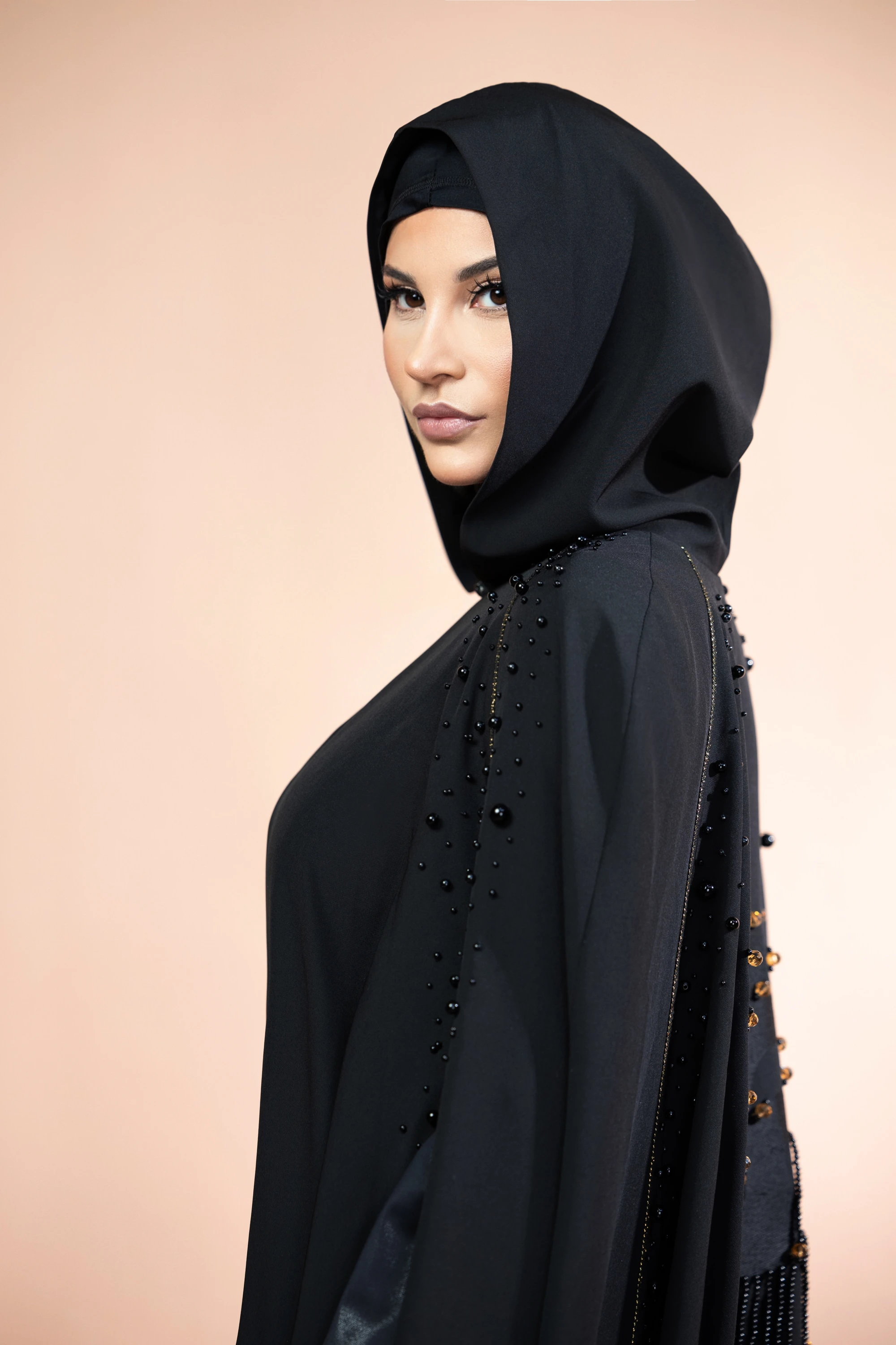 Абайя Барс с золотыми нитями