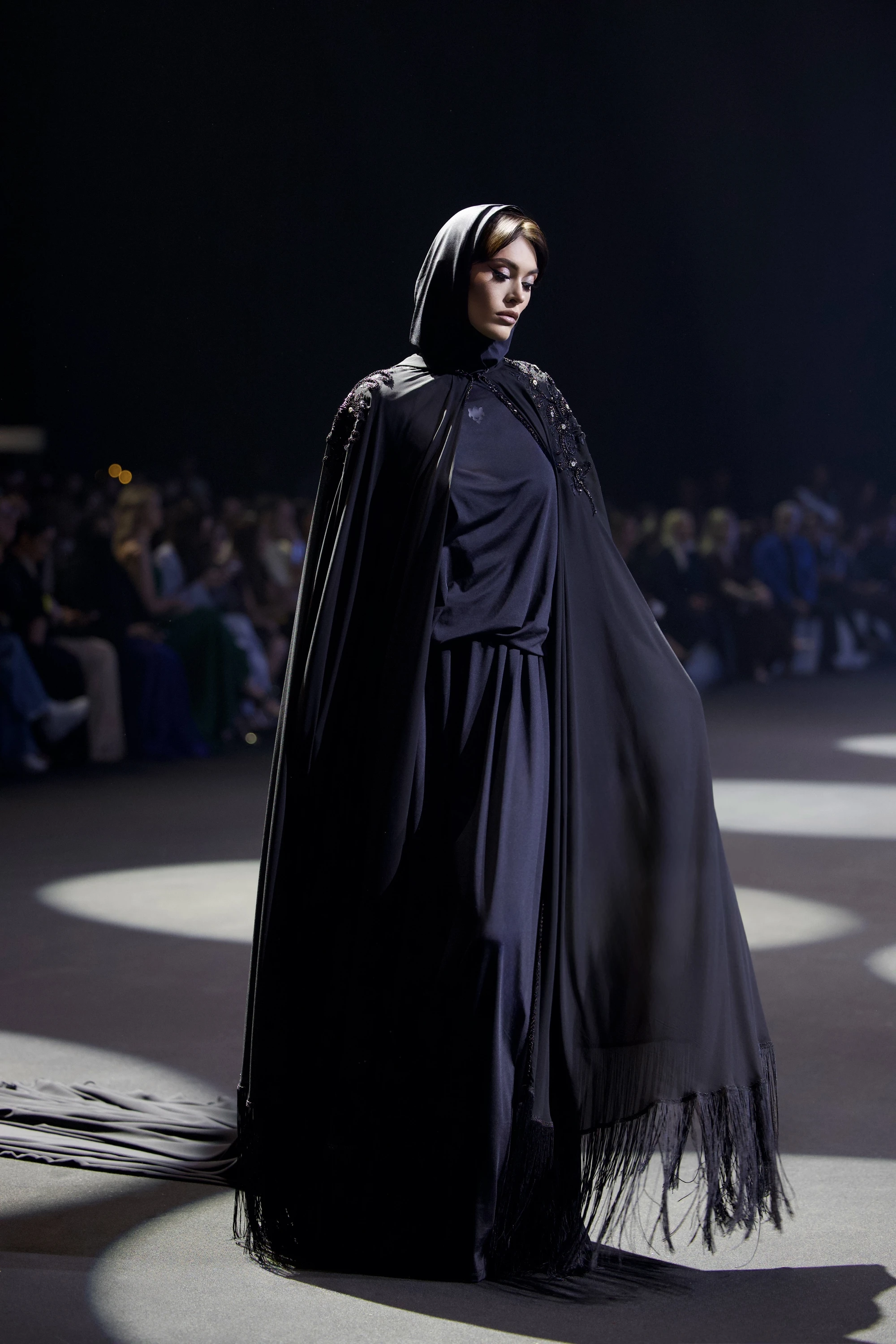 Абайя с бахромой