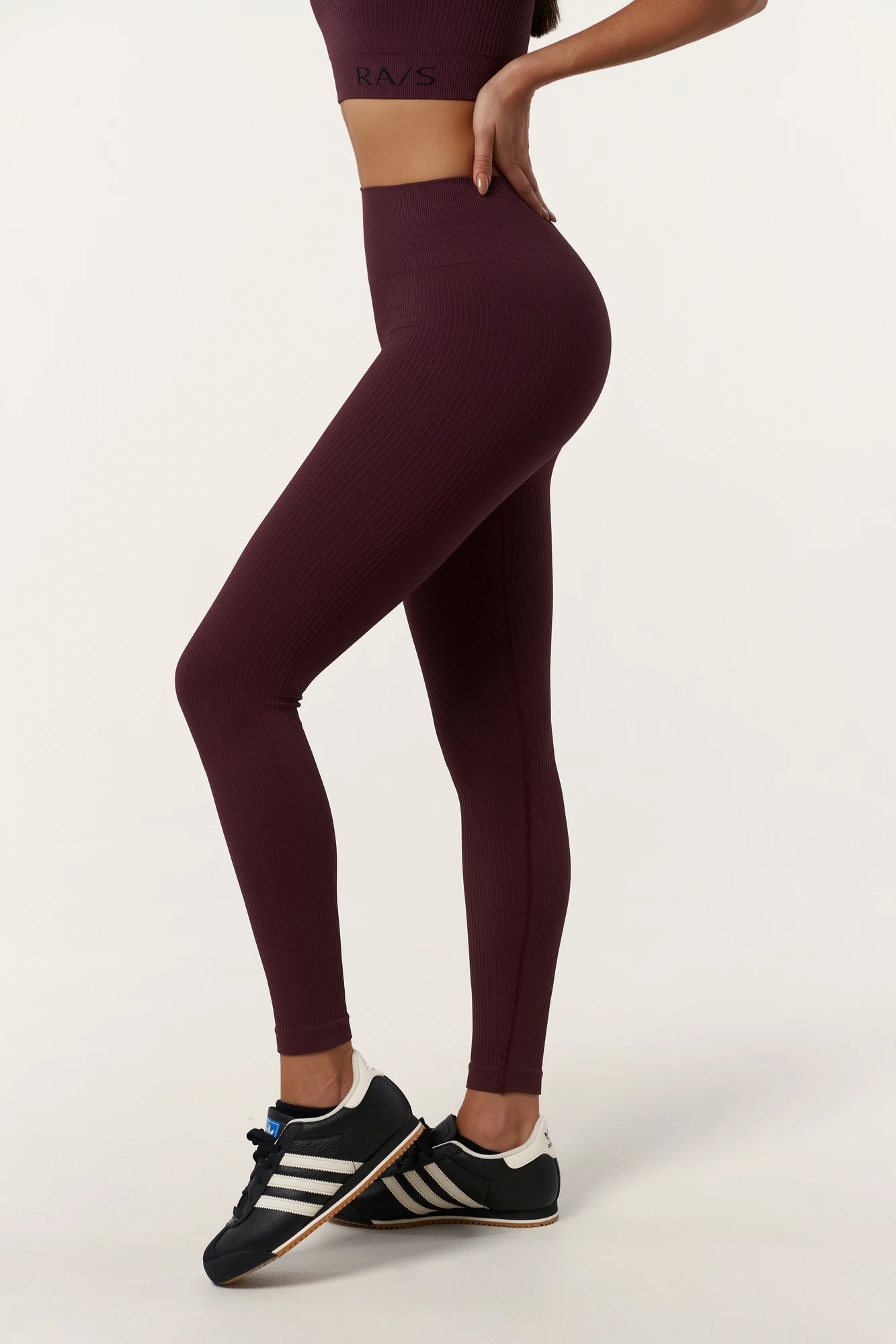 Леггинсы в рубчик