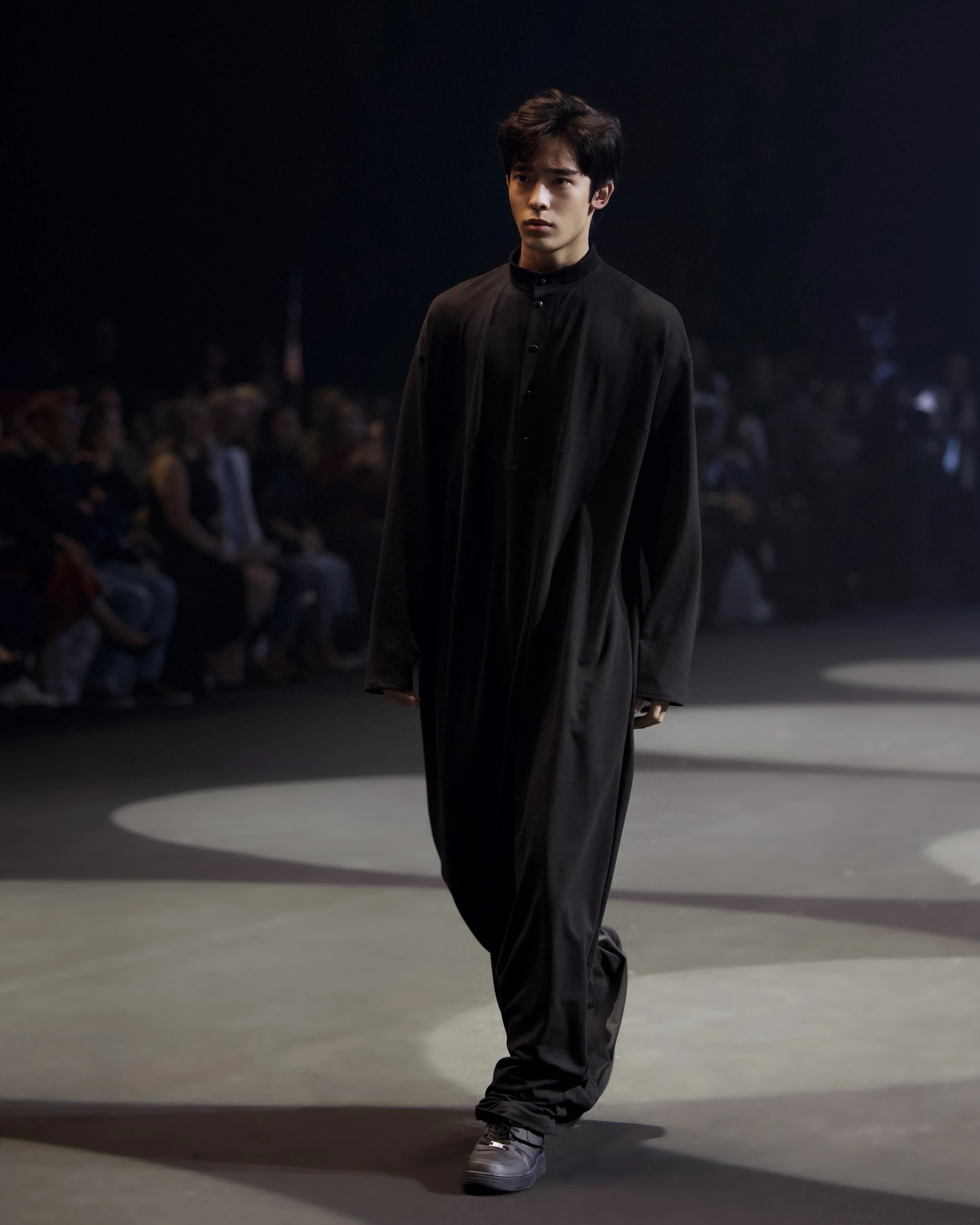 Камис (черный) 