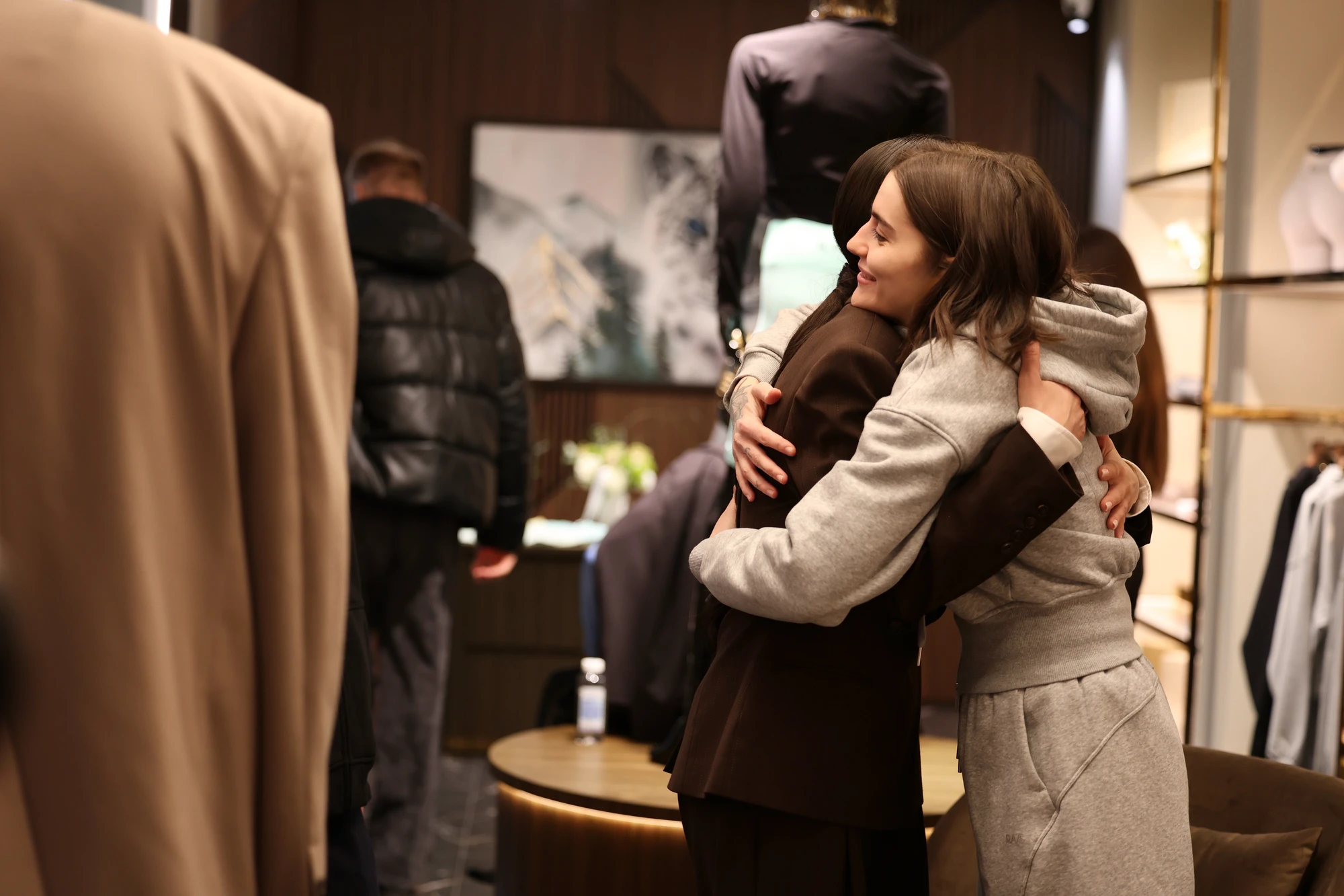 Ксения Собчак и друзья бренда в бутике RAIS