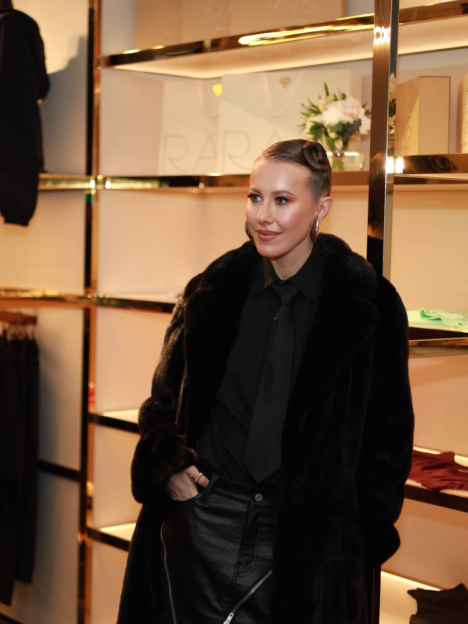 Ксения Собчак и друзья бренда в бутике RAIS