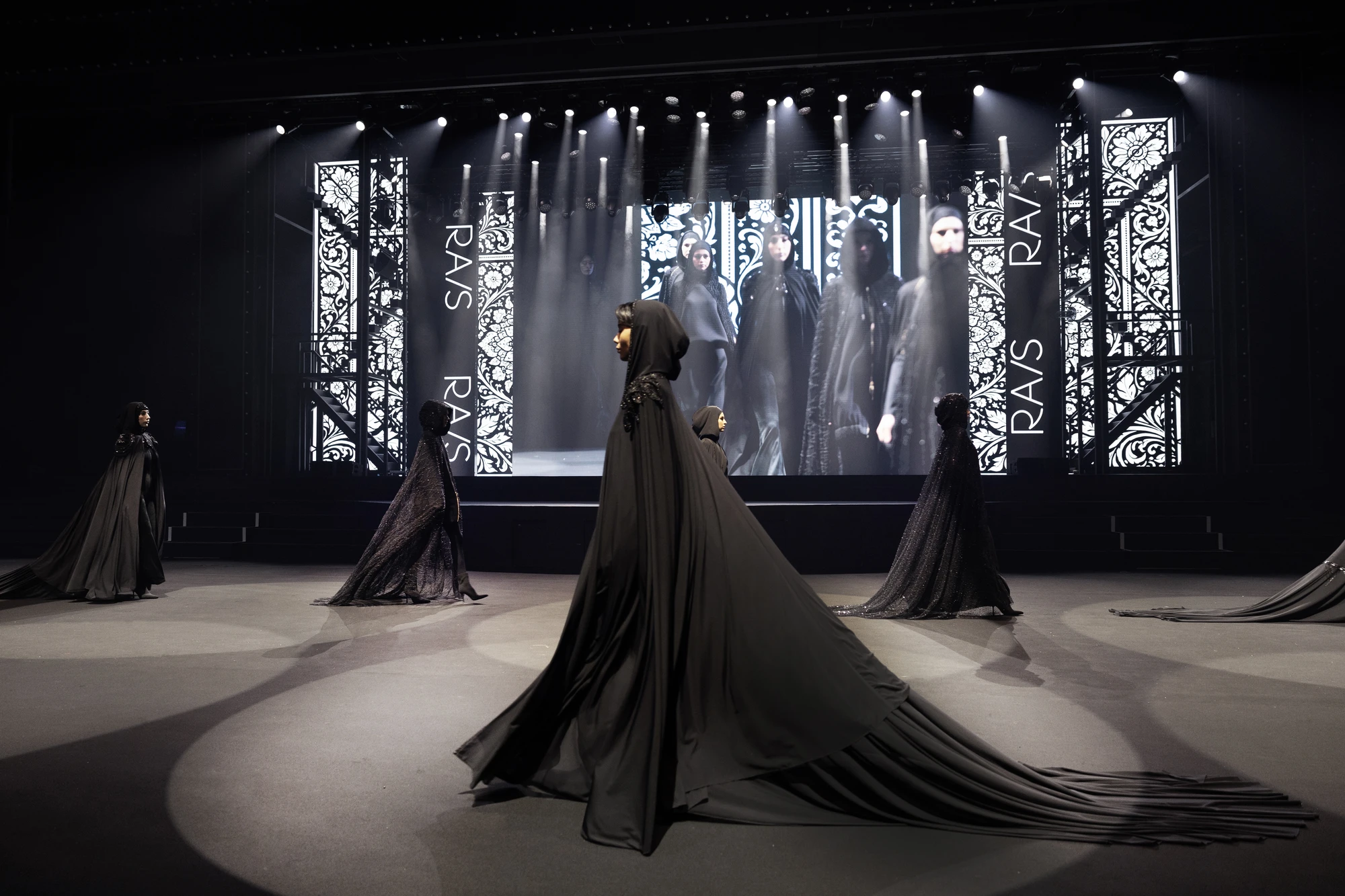 RAIS вновь на мировой арене. FASHION FACTOR в Дубае